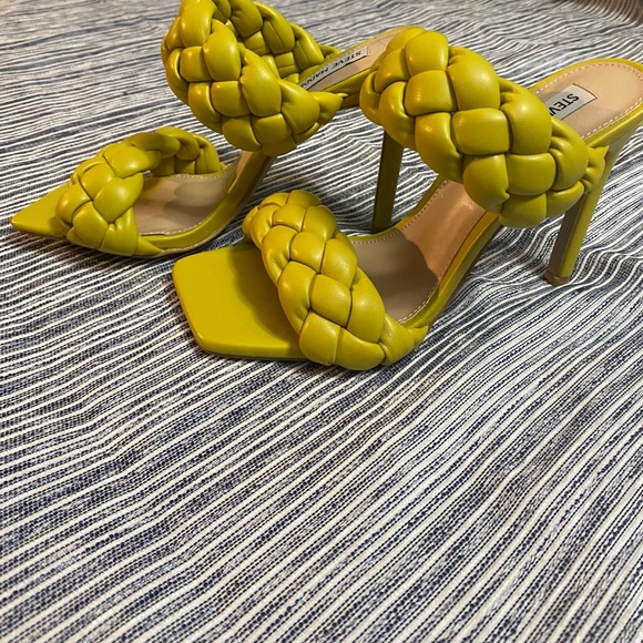 STEVE MADDEN Yellow Braided Heels *size 8M* - Picture 6 of 6